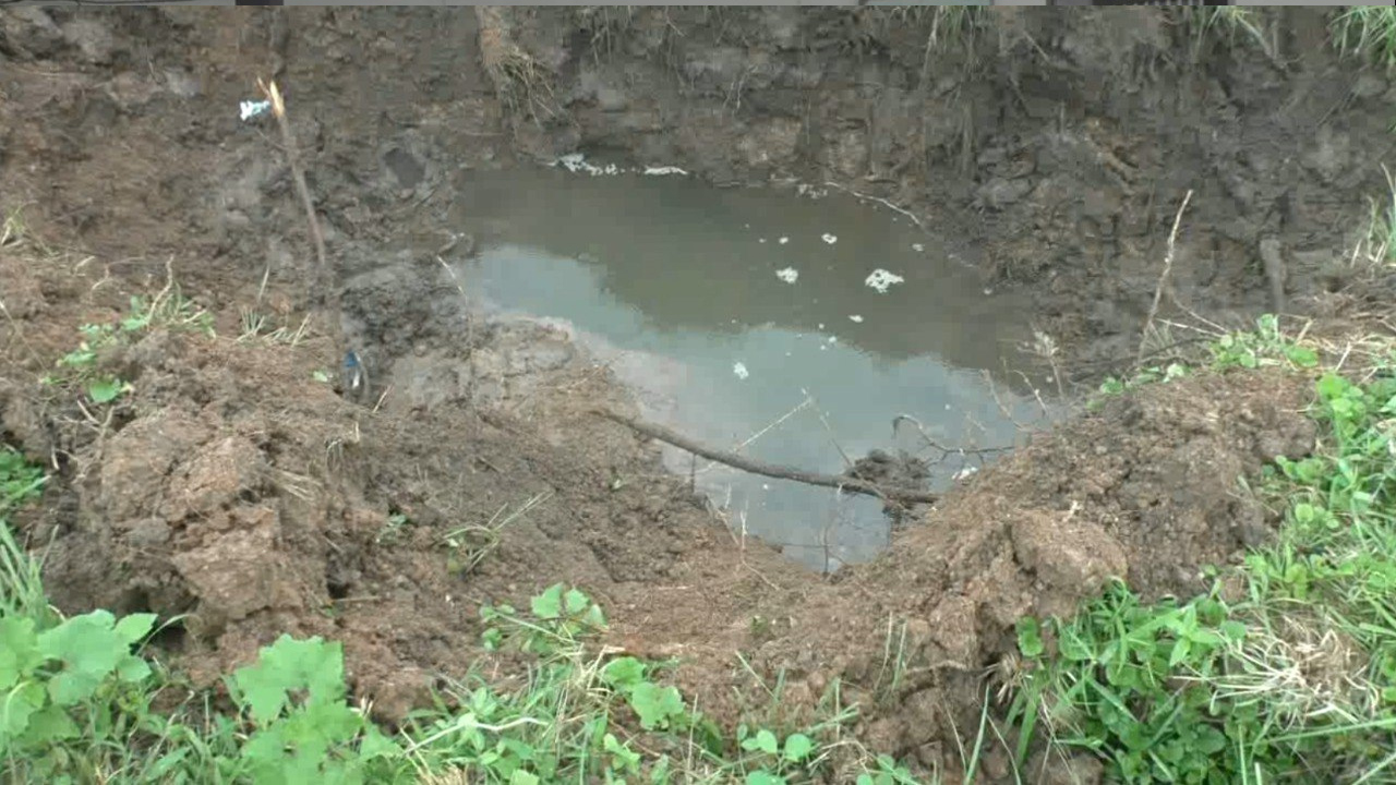 ખાડો ઉંડો કરી લાશને દફનાવી