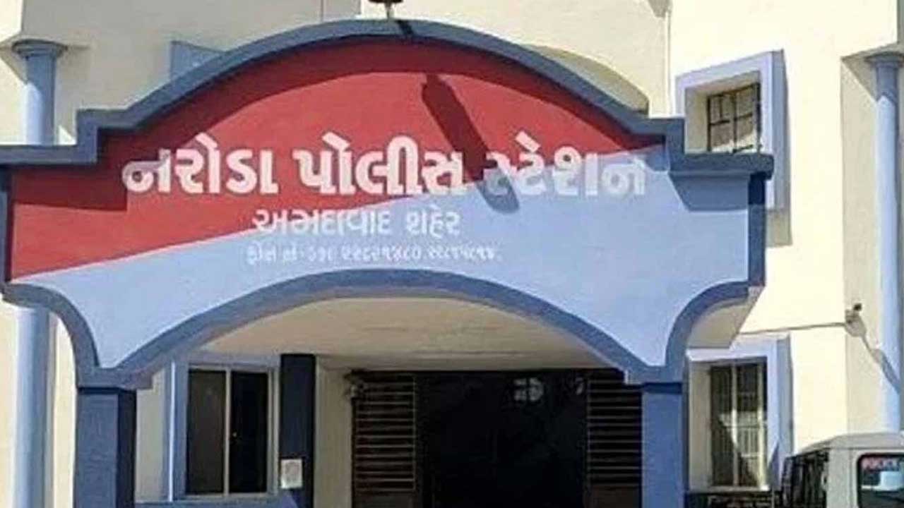 અમદાવાદ ન્યૂઝ: નરોડામાં Hotel Crownમાં જુગાર રમતા માલિક સહિત સાતની ધરપકડ.
