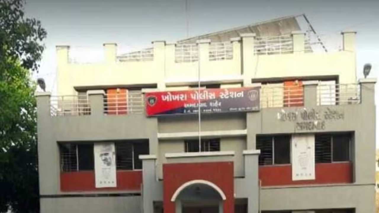 Ahmedabad: ખોખરામાં અસલી પોલીસે નકલી પોલીસ બનીને તોડપાણી કરતાં આરોપીને ઝડપ્યા