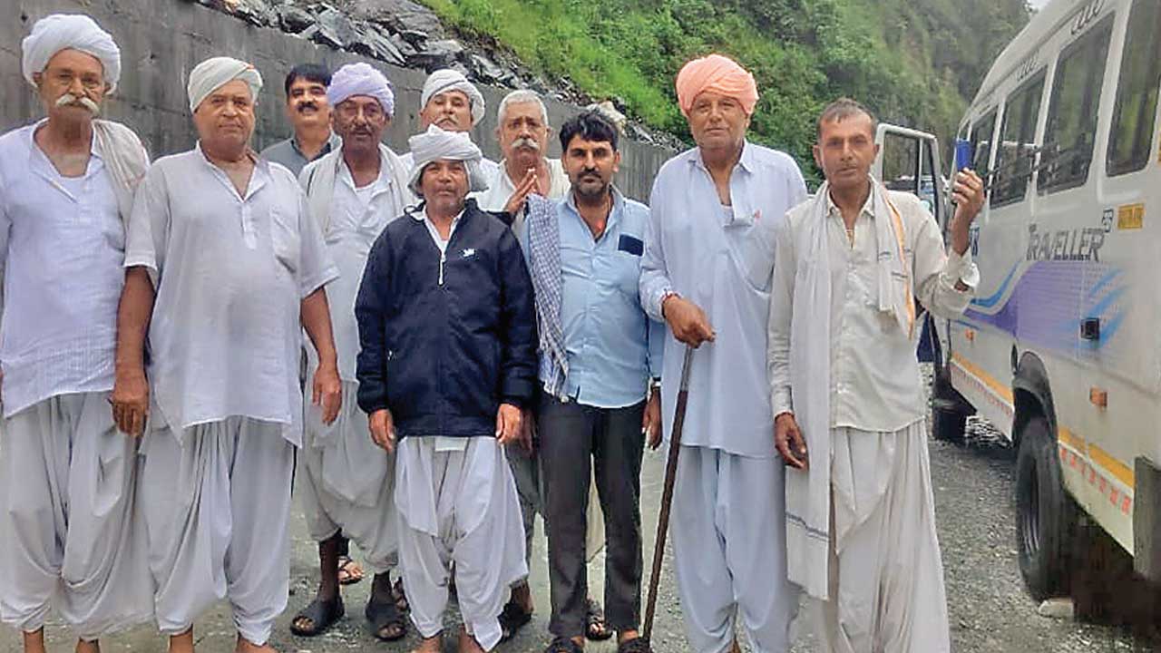 Palanpur: બનાસકાંઠાનાં 11 યાત્રાળુ ઉત્તરાખંડમાં ફસાયા
