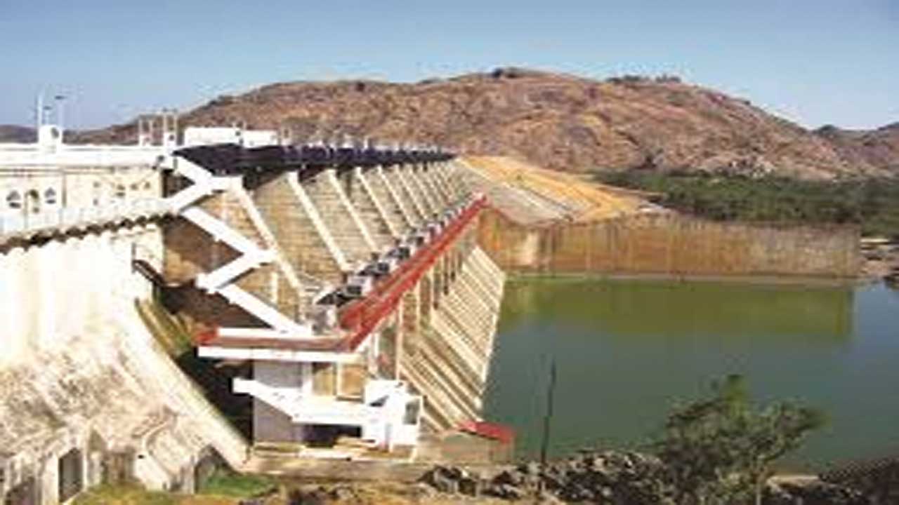 Dahod:જિલ્લામાં સિંચાઈ કૂવાના તમામ કામ અધૂરા