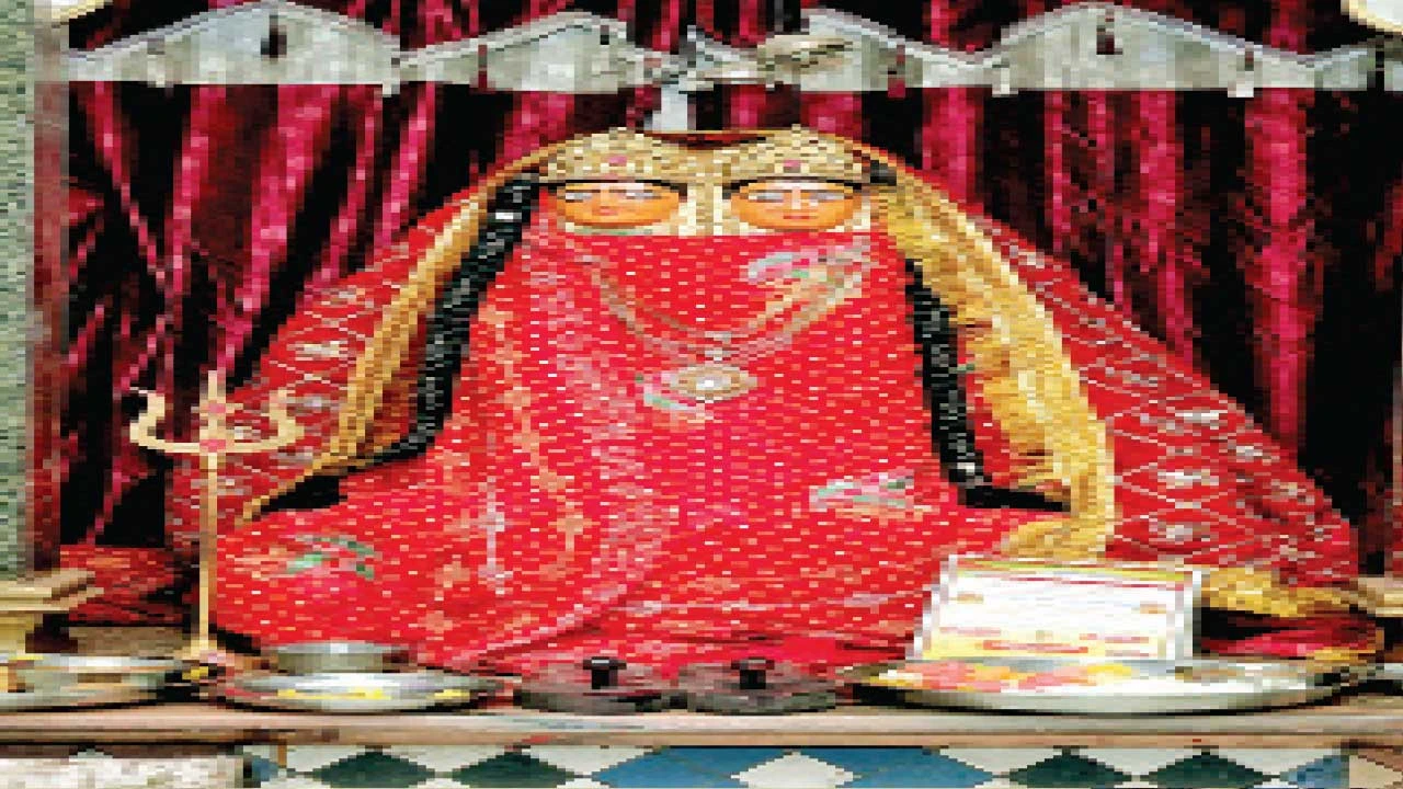 પાદરા: પૌરાણિક ચંડી ચામુંડા માતા મંદિરે ભાદરવી તેરસના મેળાની તૈયારીઓ ચાલી રહી છે.