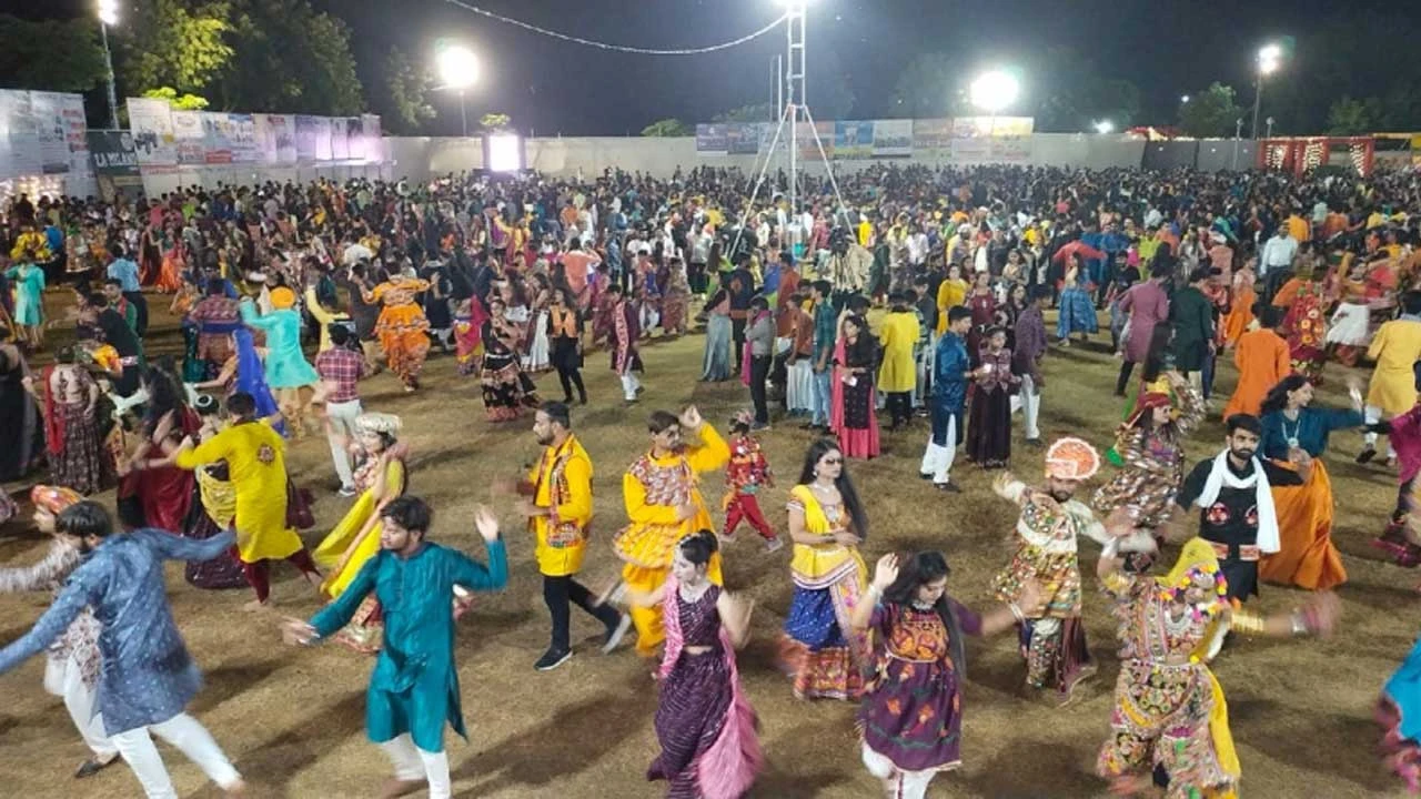 Ahmedabad:ગરબા આયોજકો માટે SOP : પંડાલની કેપેસીટી પ્રમાણે દરેક ખેલૈયાઓને પ્રવેશ આપવાનો રહેશે