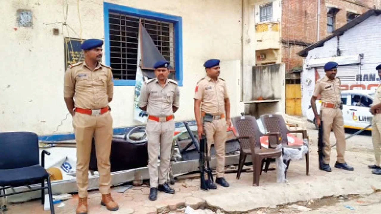 Godhra:પોલીસ મથકમાં તોડફોડની ઘટનામાં 17ની ધરપકડ