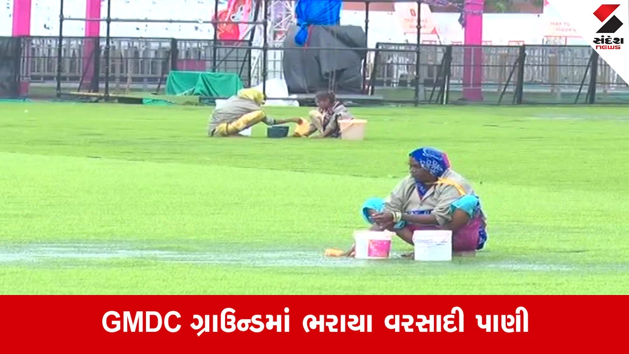 Ahmedabadમાં નવરાત્રિના પર્વમાં વરસાદી માહોલ જામતા ખેલૈયાઓની મુશ્કેલી વધી, કેટલાક પાર્ટી પ્લોટમાં ગરબા થયા ‘રદ’
