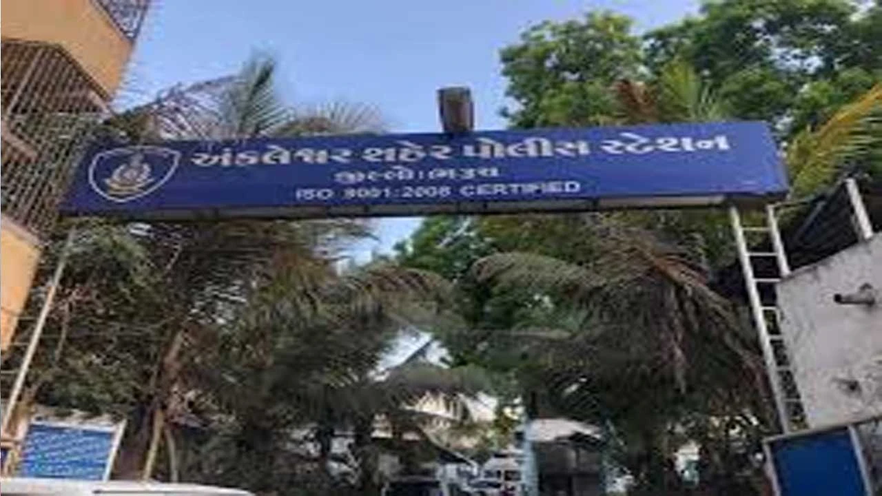 Bharuch:લાખોની છેતરપિંડી આચરનાર ઠગ દંપતી પૈકી પતિની ધરપકડ