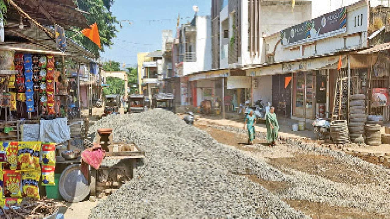 Narmada:સેલંબામાં દિવાળી ટાણે જ રોડની કામગીરીથી વેપારીઓમાં રોષ