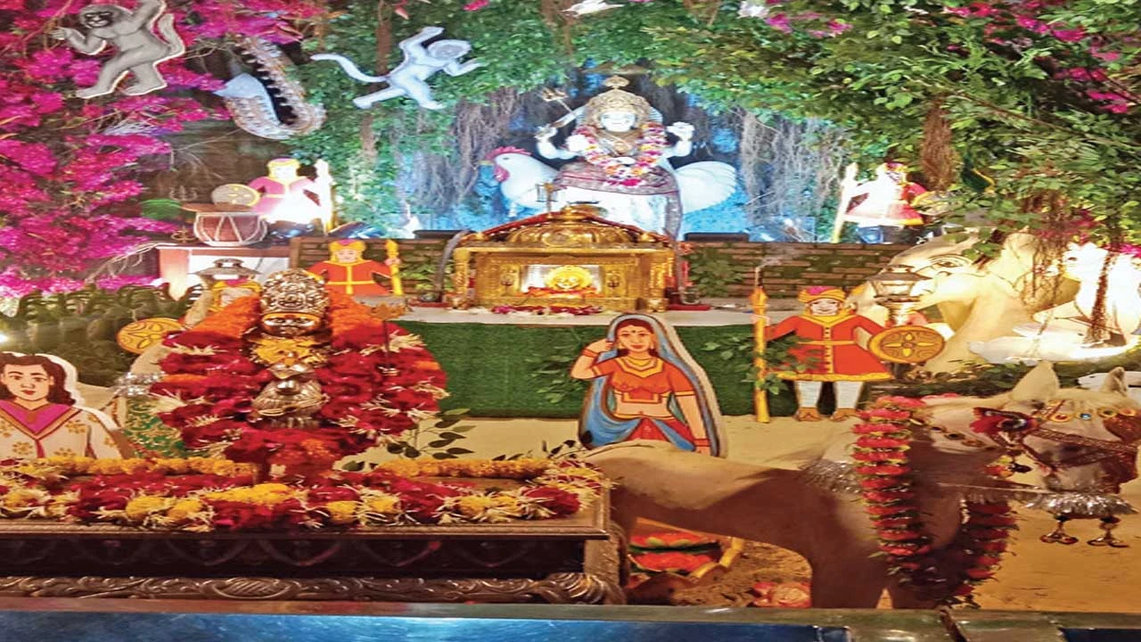 Mehsana: યાત્રાધામ બહુચરાજીના મંદિરે ભક્તિમય માહોલ