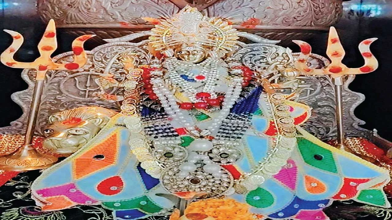 Junagadh:વર્ષના અંતિમ દિવસે યાત્રાધામ અંબાજી અને ગબ્બર પર માઇભક્તોની ભીડ જામી