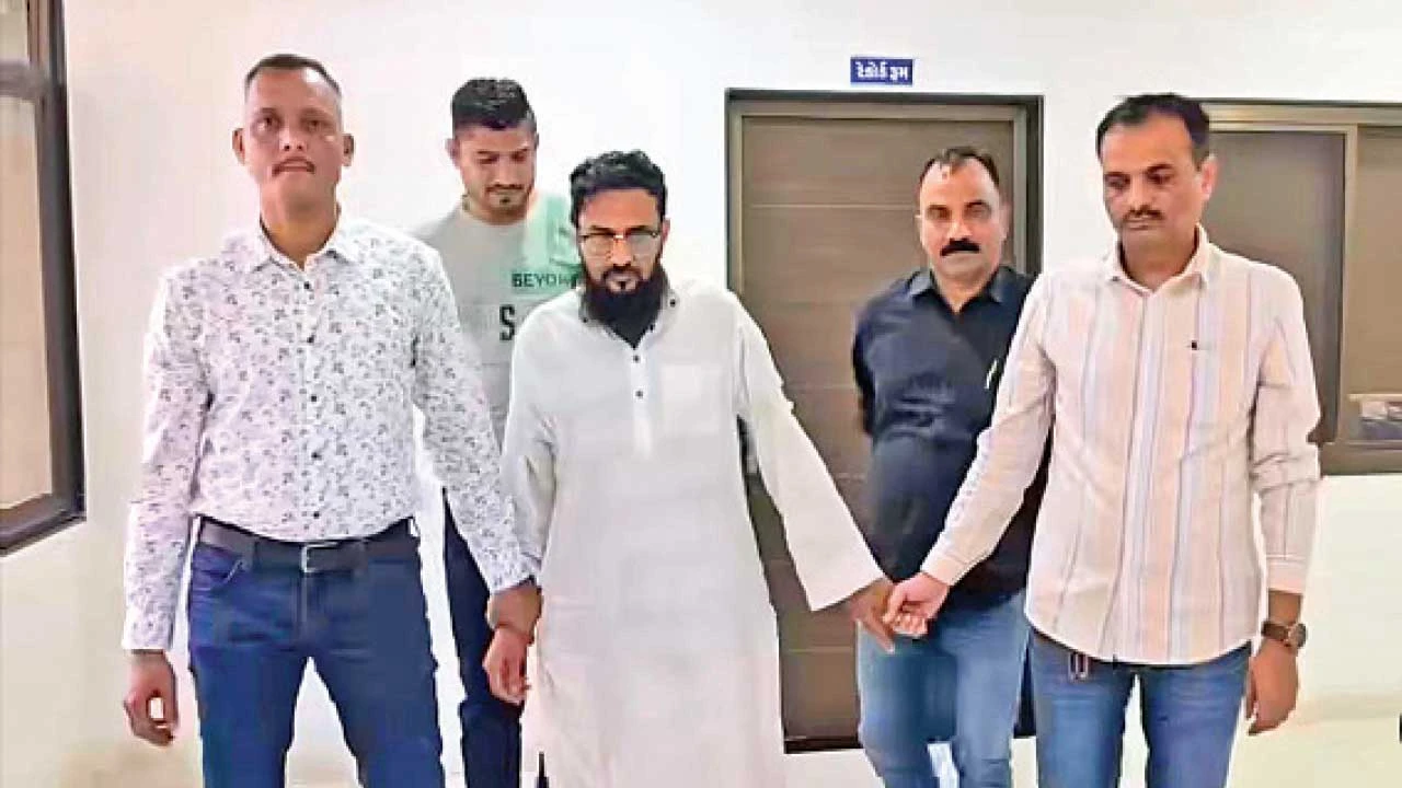Bharuch:હિન્દુ મહિલા ઉપર દુષ્કર્મ ગુજારનાર મૌલવી 10 દિવસના રિમાન્ડ ઉપર