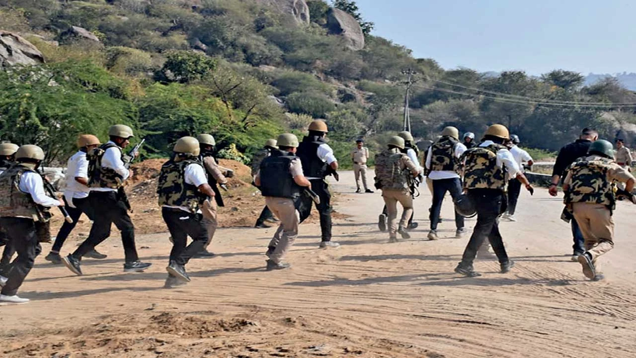 Mehsana: ઝીરો કેઝયુઆલિટી અભિગમ સાથે ચેતક કમાન્ડોની સિવિલ ડિફેન્સ મોકડ્રીલ યોજાઈ