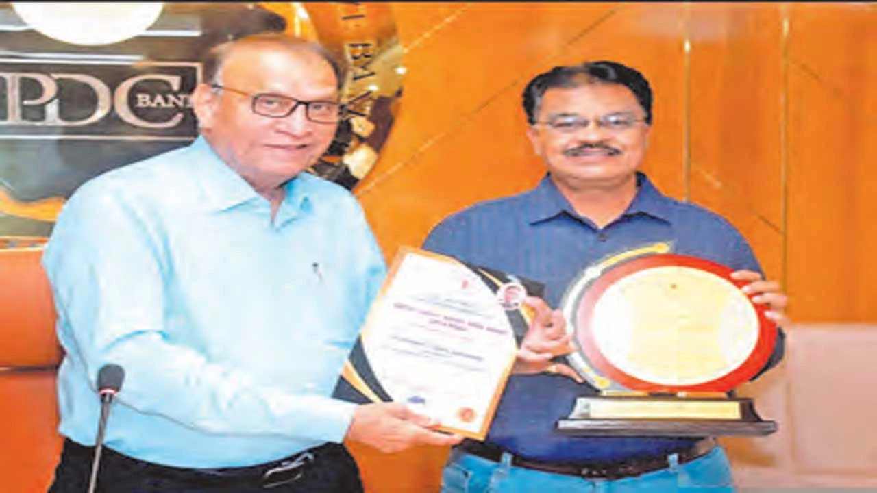 Godhra:જેઠાભાઈ આહિર વિકસિત ભારત નિર્માણ રત્નથી સન્માનિત કરાયા 