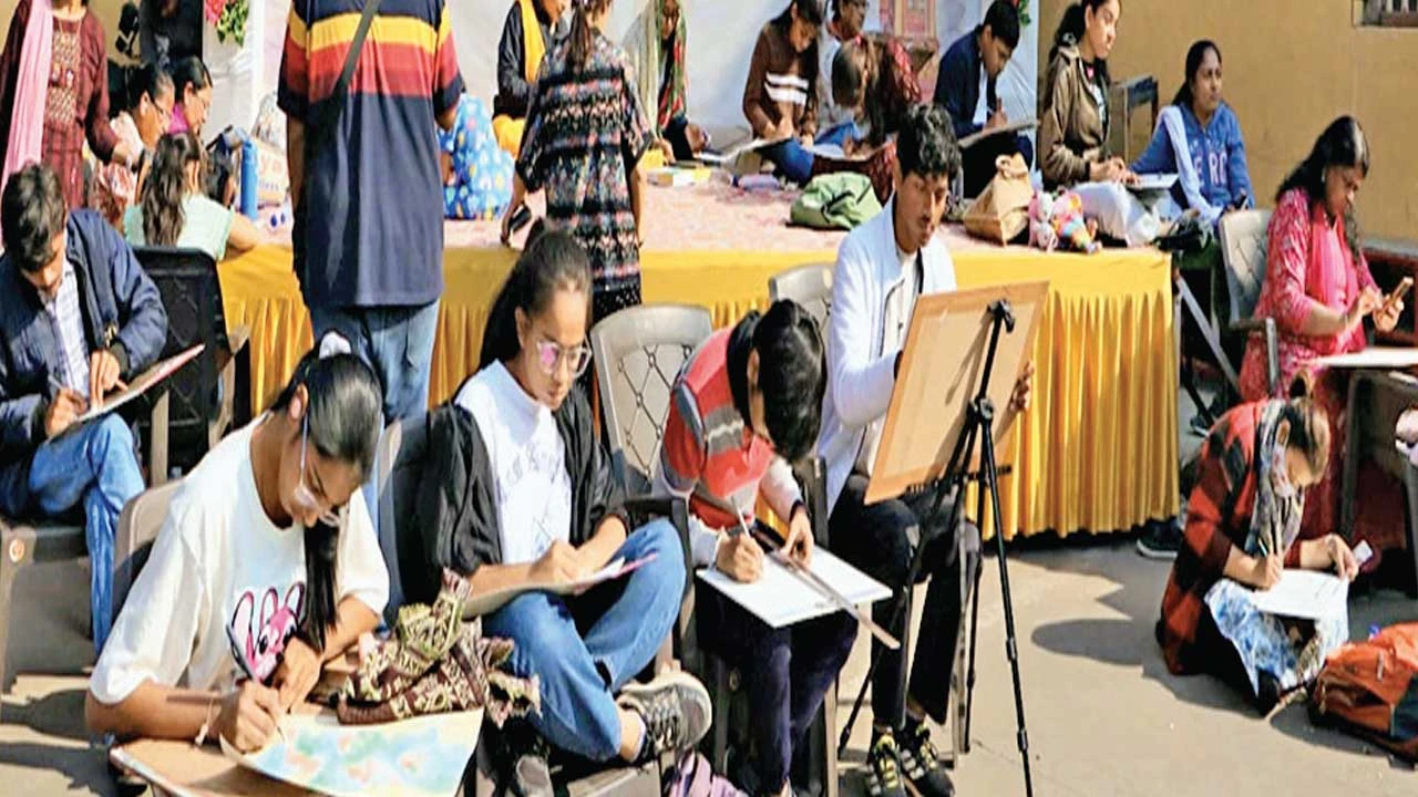 Ahmedabad: કાલુપુર સ્વામિનારાયણ મંદિરે 'સમૈયો' ઉત્સવ પૂર્વે વિશેષ હેરિટેજ ચિત્ર સ્પર્ધાનું આયોજન કરાયું 