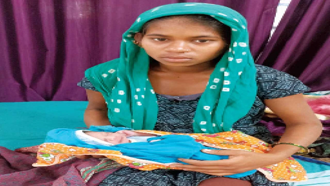 Chhotaudaypur:ધારસીમેલ PHC ખાતે સ્ટ્રેચરમાં લવાયેલ સગર્ભાની સફળ પ્રસૂતિ 