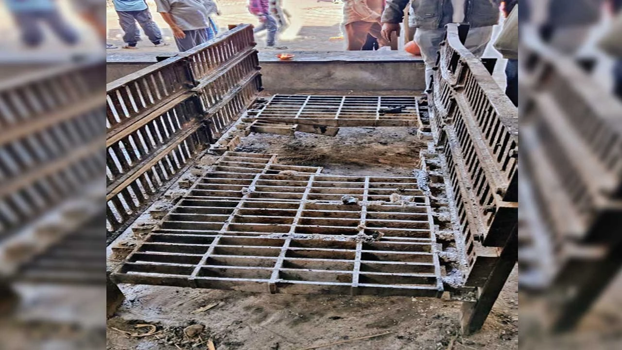 Ahmedabad: દૂધેશ્વર સ્મશાનની દયનીય હાલત, તંત્રની ઘોર બેદરકારી 