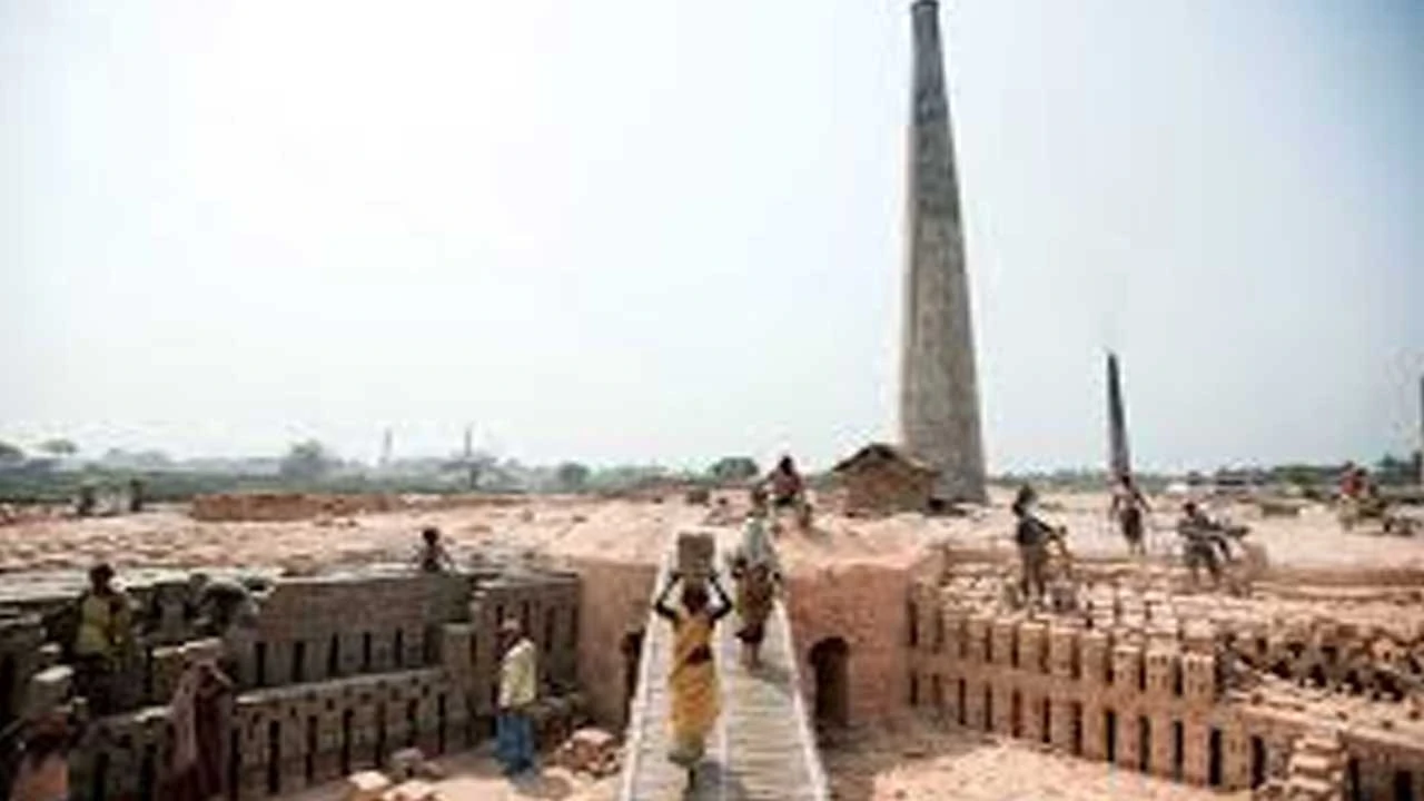 Kalol: ઇંટોના ભઠ્ઠાના માલિક સામે ગુનો દાખલ 