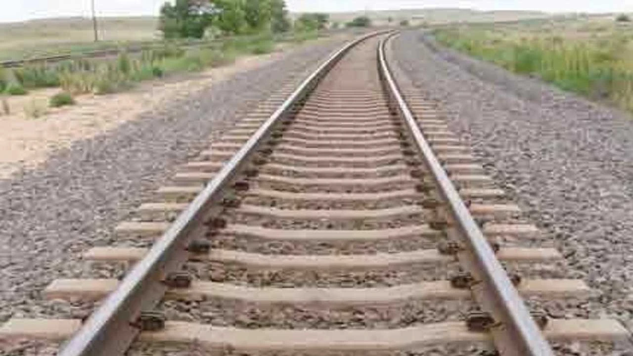 Dahod:દાહોદ-કતવારા નવી રેલ લાઇનનું કમિશનિંગ સફળતાપૂર્વક પૂર્ણ થયું 