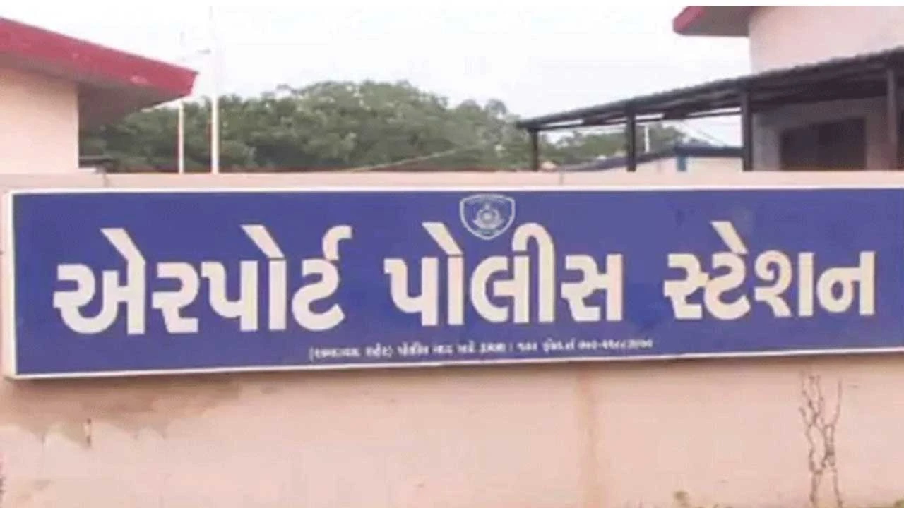 Ahmedabad:સરદારનગરમાં મહિલા પોલીસકર્મી સાથે યુવતીએ ઝપાઝપી કરી બચકું ભરી લીધું 