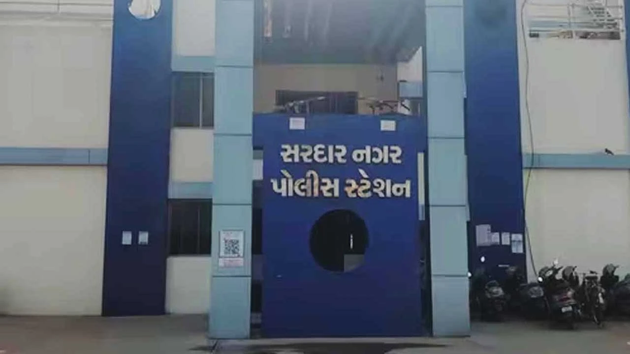 Ahmedabad:કુબેરનગરમાં રિક્ષાચાલક સામાન્ય બાબતે યુવકને પાઈપથી માર માર્યો 