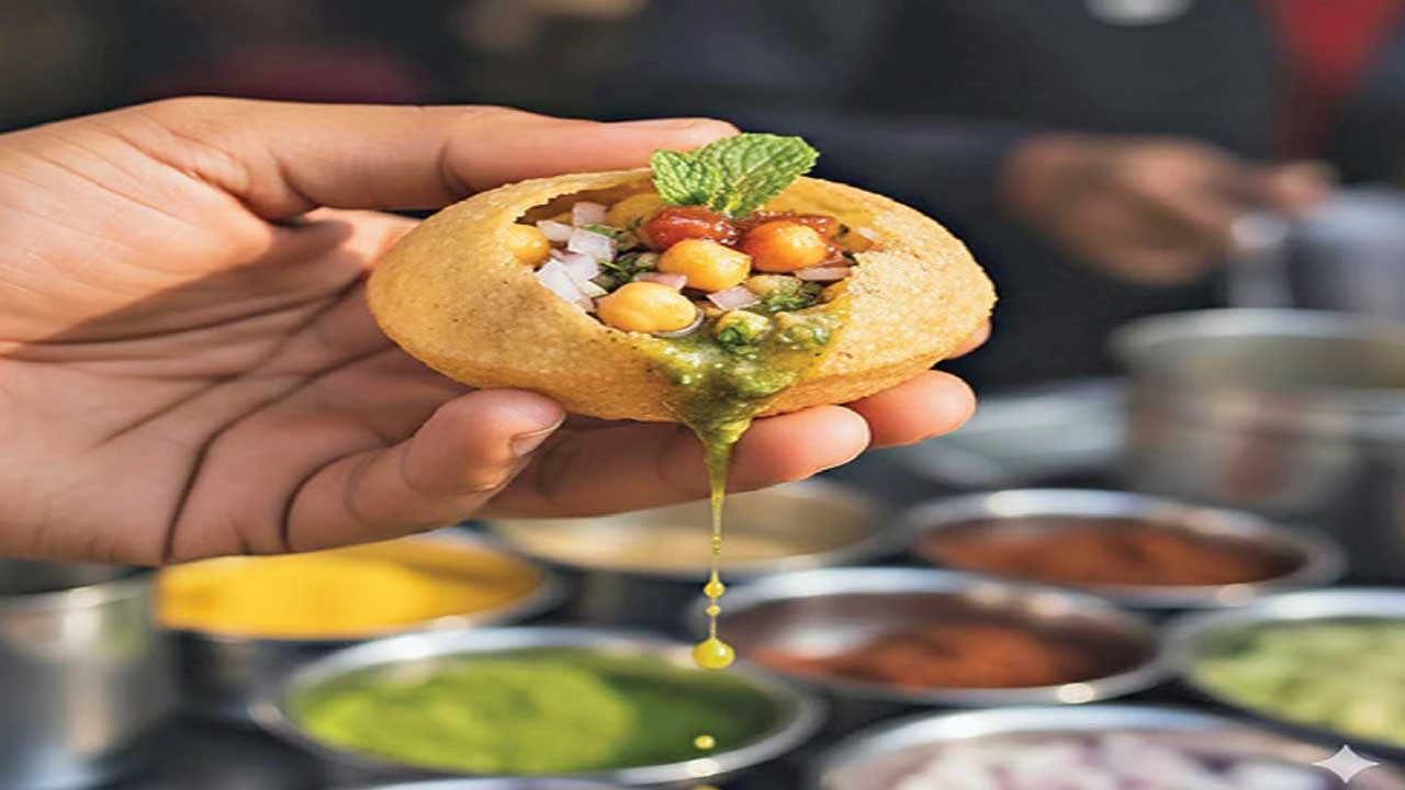 Rajkot: રાજકોટમાં વાસી બટાકા અને વાસી પાણીની પાણીપૂરી પધરાવાય છતાં પ્રેમથી ખાતા લોકો 