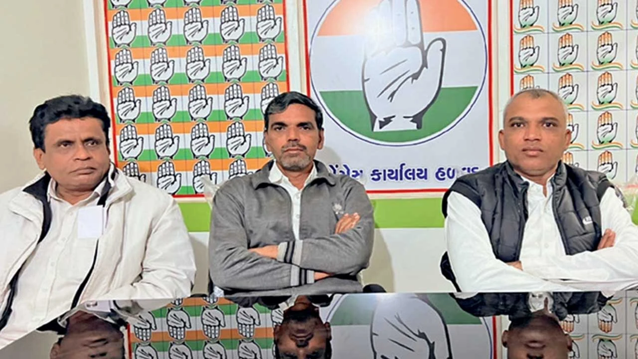 Halvad: નગરપાલિકામાં વિકાસકામોના નામે બેફામ ભ્રષ્ટાચારનો ખેલ થતો હોવાનો વિપક્ષનો આક્ષેપ 