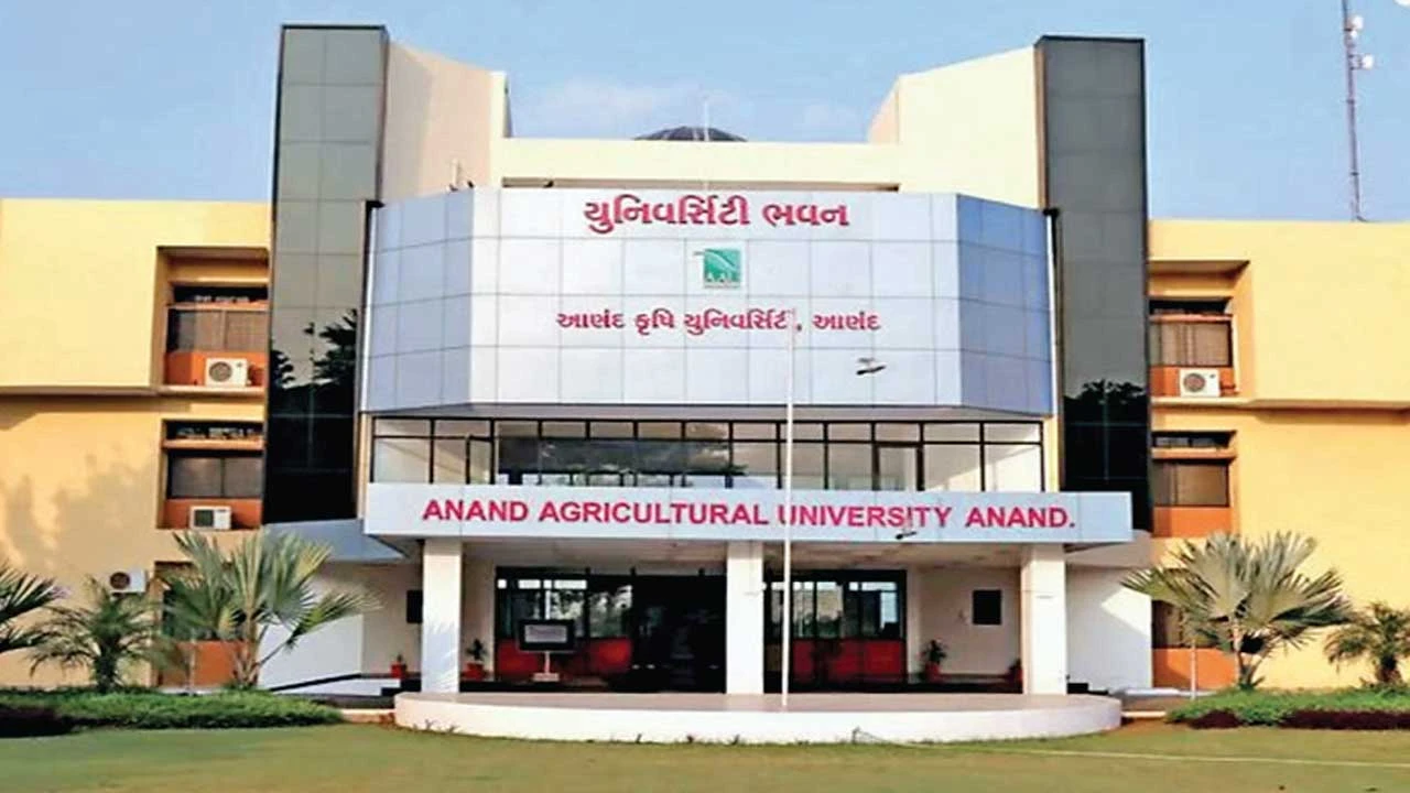 Anand: કૃષિ યુનિ.ના વિવાદિત VCની વિદાયના ભણકારા 