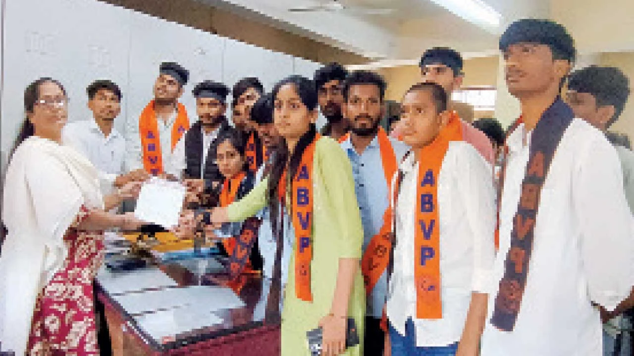Chhotauadypur:નસવાડીમાં કન્યા છાત્રાલયમાં ગૃહપતિ ફરજ બજાવતા વિરોધ 