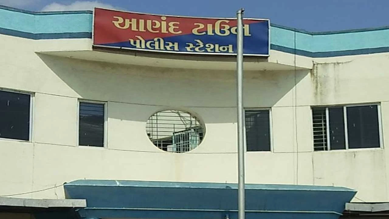 Anand: નાવલી-દહેમી રોડે દારૂ કટિંગ ઉપર SMC ત્રાટકતાં દોડધામ 