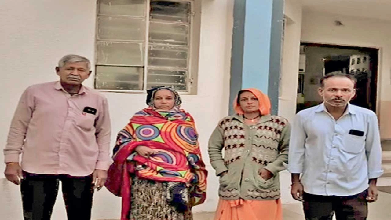 Botad: બાઈક પર લીફ્ટ આપી વૃધ્ધાને બાવળની ઝાડીમાં લઈ જઈ સોનાની બુટ્ટીઓ ખેંચી લીધી 