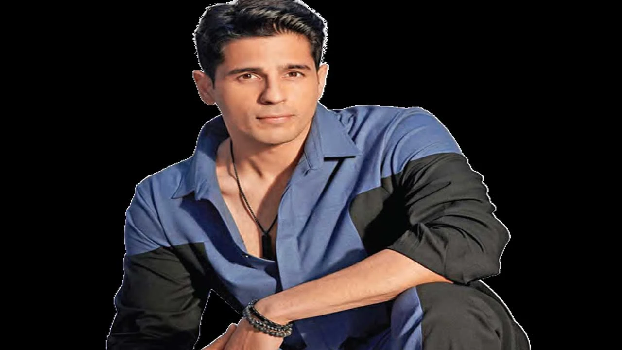 સિદ્ધાર્થ મલ્હોત્રાએ શાંતિથી પોતાનો 41મો બર્થડે ઊજવ્યો, જેમાં `Saraayah's Papa' લખેલી કેક અને કિયારાનું ગીત ખાસ રહ્યાં.