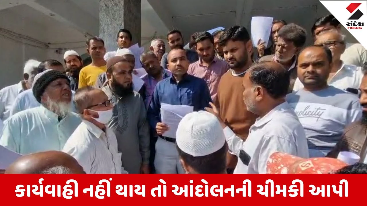 Botad : રાણપુરમાં મતદાર યાદી મુદ્દે હોબાળો, જીવિત હોવા છતાં 112 નાગરિકોને નામ કમીની નોટિસ 