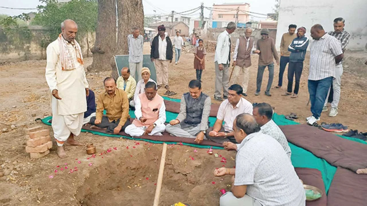 Dhandhuka: કાદીપુર ગામે નવી શાળાના કામનું ખાતમુહૂર્ત 