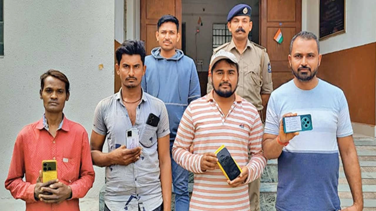 Anand: 1.51 લાખના મોબાઈલ માલિકોને અપાયા