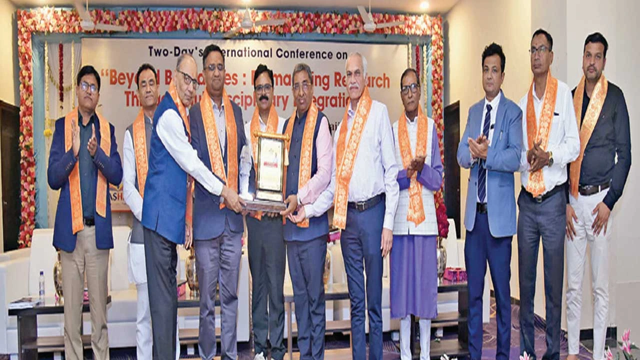 Ambaji: શક્તિપીઠ અંબાજી નગરમાં આંતરરાષ્ટ્રીય કોન્ફરન્સ યોજાઈ 