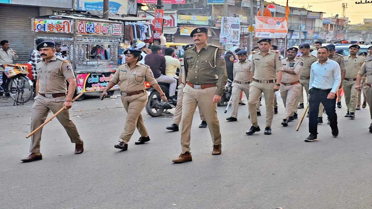 Palanpur: શહેરમાં પોલીસનું સઘન પેટ્રોલિંગ