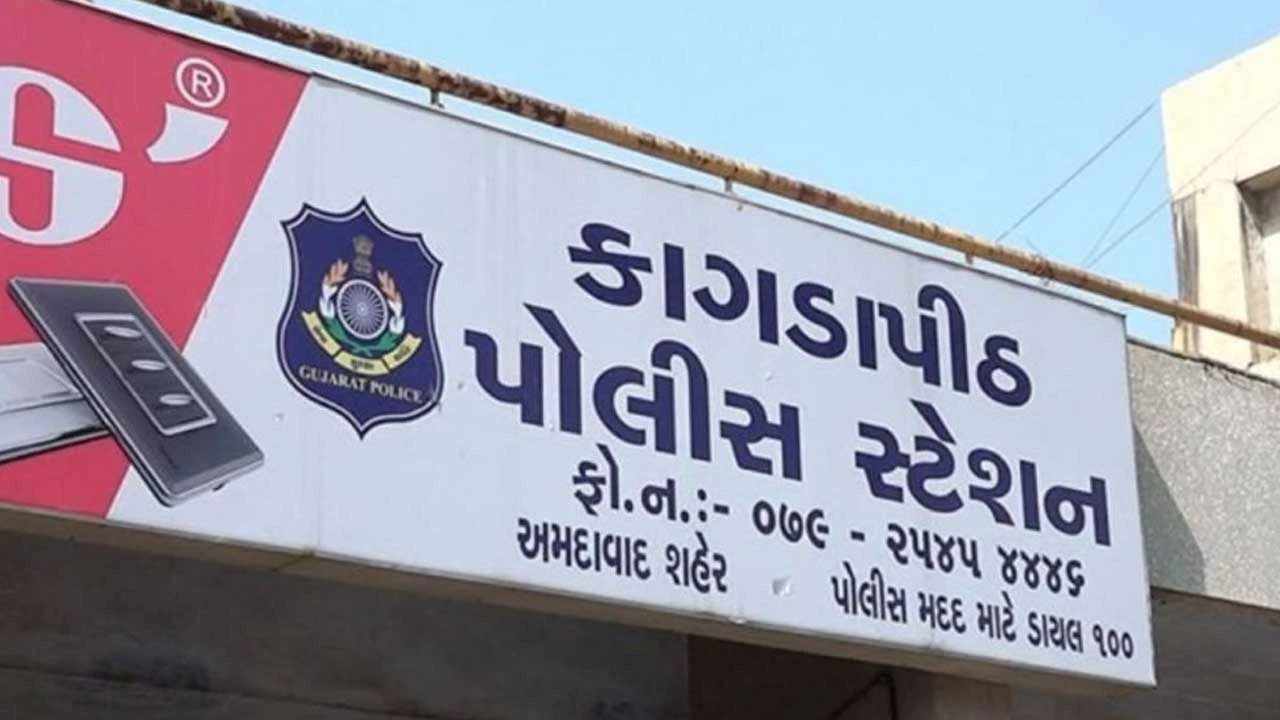 Ahmedabad: બહેરામપુરામાં ઘરના ઓટલે ન બેસવા મુદ્દે ઠપકો આપતા સગીરે મિત્ર સાથે મળી યુવકની હત્યા કરી