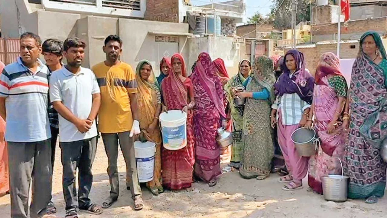 Patan: રાધનપુરના ઠાકોરવાસ વિસ્તારમાં પાણીનો પોકાર 