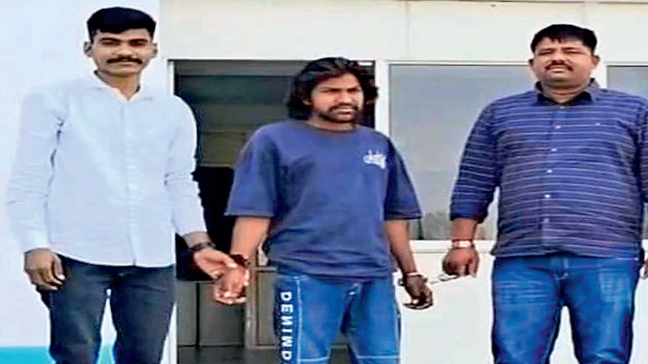 માંડલમાંથી સગીરાને ભગાડી જનાર શખ્સની ધરપકડ, લગ્નની લાલચ આપી ગુનો નોંધાયો.