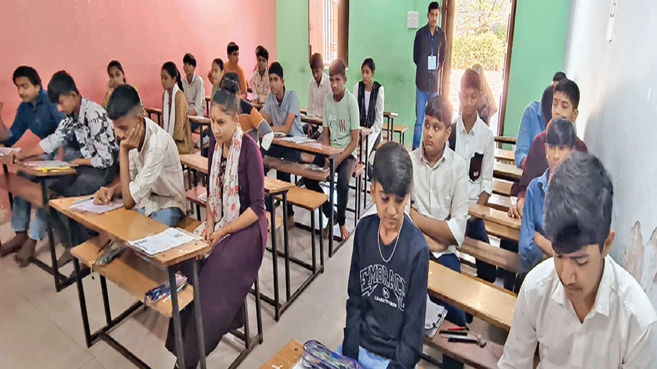 અમદાવાદ જિલ્લામાં બોર્ડ પરીક્ષાનો શાંતિપૂર્ણ પ્રારંભ 