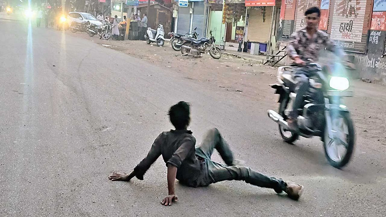 Ranpur: રાણપુરમાં દારૂબંધીના લીરેલીરા, પોલીસ દંડૂકો ઉગામતી નથી.! 
