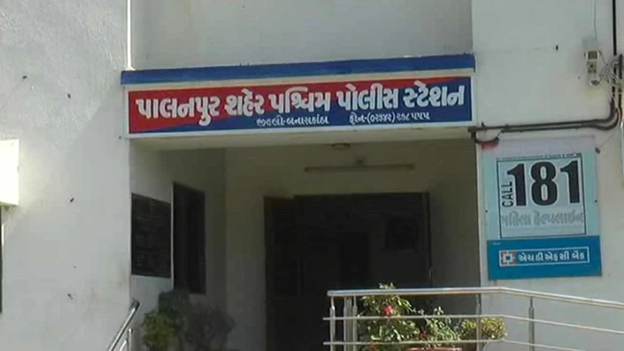 પાલનપુરમાં વિદેશી દારૂ સાથે એક વ્યક્તિ ઝડપાયો.