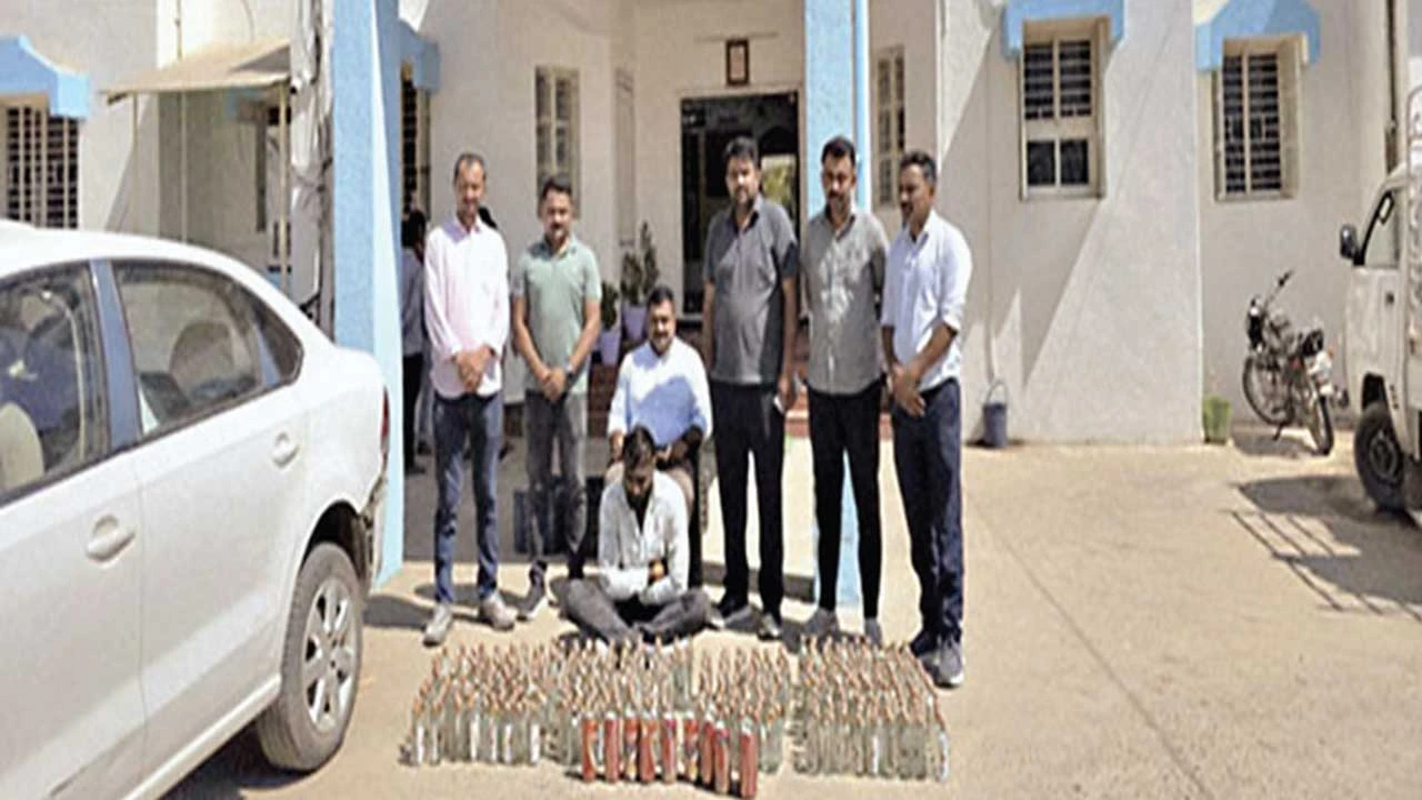 Vav-tharad: ભારતમાલા રોડ ઉપર કારના ગુપ્ત ખાનામાંથી દારૂ ઝડપાયો 