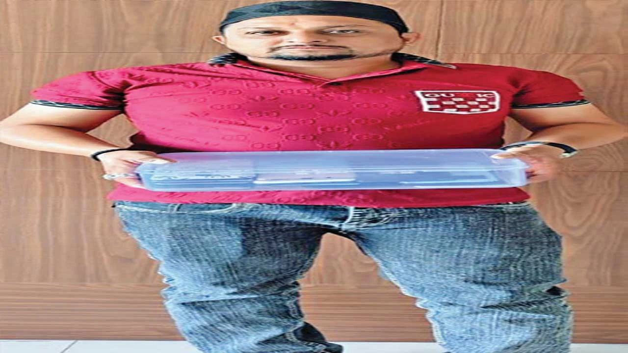 Modasa: મોડાસામાં બિલ વગરના કુલ 14 મોબાઈલ સાથે 1 ઝડપે 