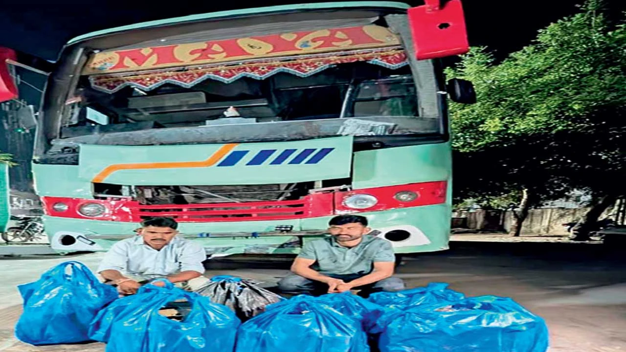 રાજસ્થાનથી હિંમતનગર આવતી PRIVATE LUXURY બસમાંથી રૂ. 3.45 લાખનો દારૂ પકડાયો.