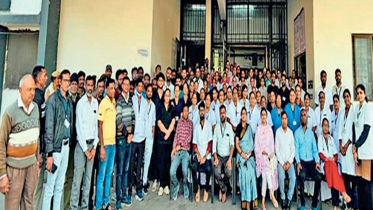 ખેડબ્રહ્મા હોસ્પિટલ રાજ્યની પ્રથમ એનક્યુએએસ પ્રમાણિત સંસ્થા બની, જે આરોગ્ય ક્ષેત્રે ગૌરવ સમાન છે.