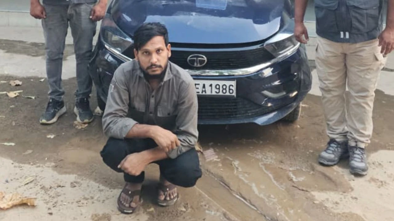 Ahmedabad News Crime Branch Arrests Wanted Criminal with Pistol (2)