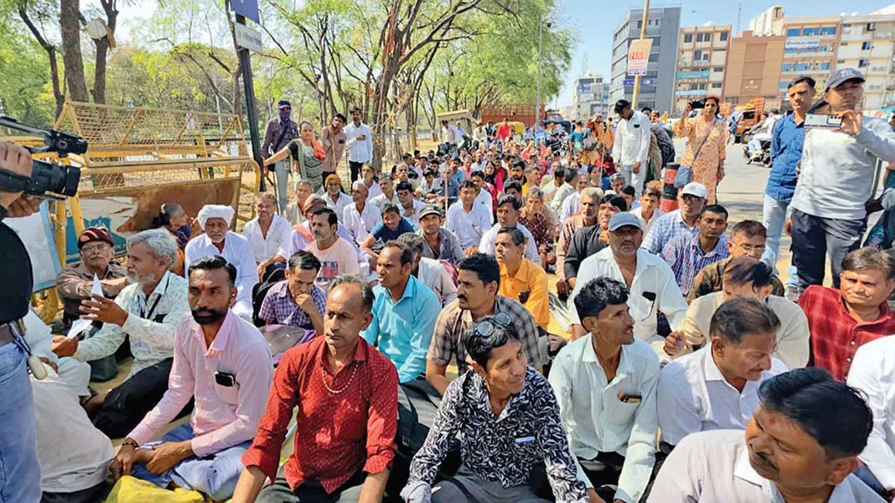 Gandhinagar: પડતર પ્રશ્નોને લઈ રાજ્યભરના દિવ્યાંગોનું પાટનગરમાં પ્રદર્શન 