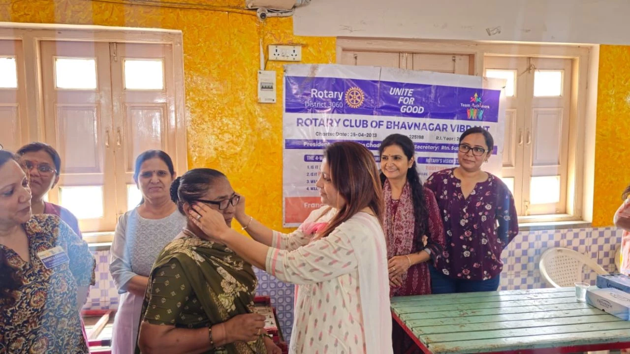 Bhavnagar News Rotary Club Vibrant Organizes Mega Health Camp, 223 Beneficiaries (1)