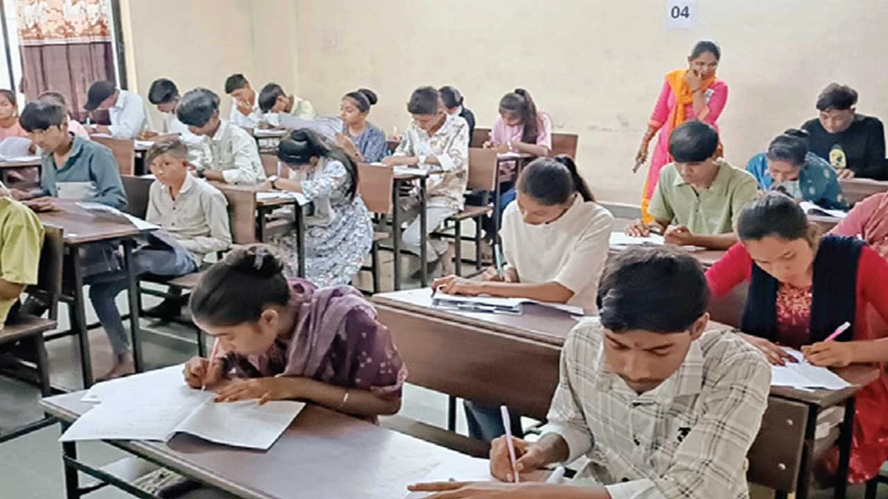 Surendranagar: ધો. 10 અને ધો. 12 સામાન્ય પ્રવાહના છાત્રો આવતીકાલે છેલ્લુ પેપર આપશે 