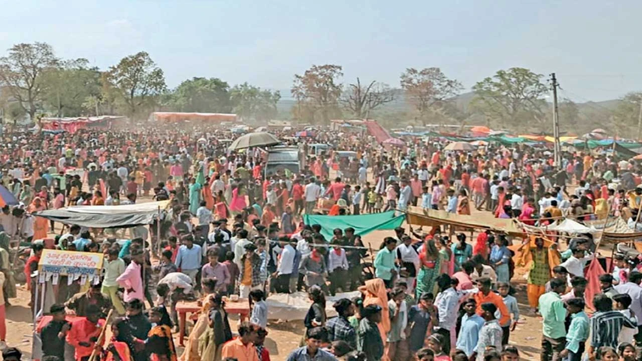 Himatnagar: પોશીનાનો ગુણભાખરીનો ચિત્ર-વિચિત્ર મેળામાં મોટી સંખ્યામાં આદિવાસી સમાજ ઊભરાયો 